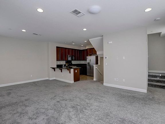 3rd image of 119 Newbury St
