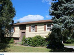 651 N Garfield Rd, Bernville, PA 19506
