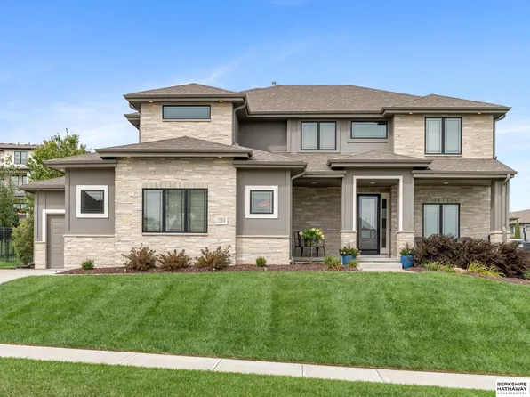 12208 Slayton St, Papillion, NE 68046