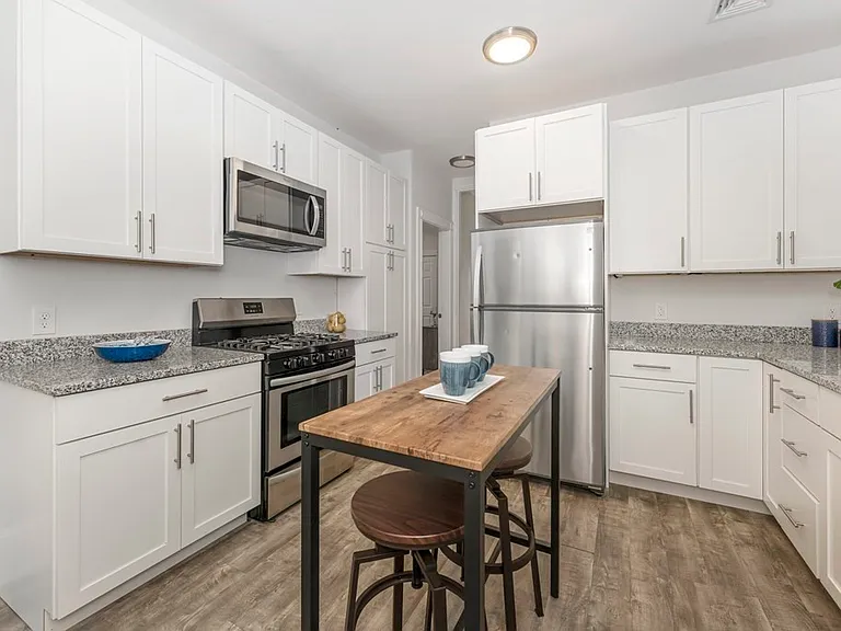 172 Boylston St #3 — Photo 3