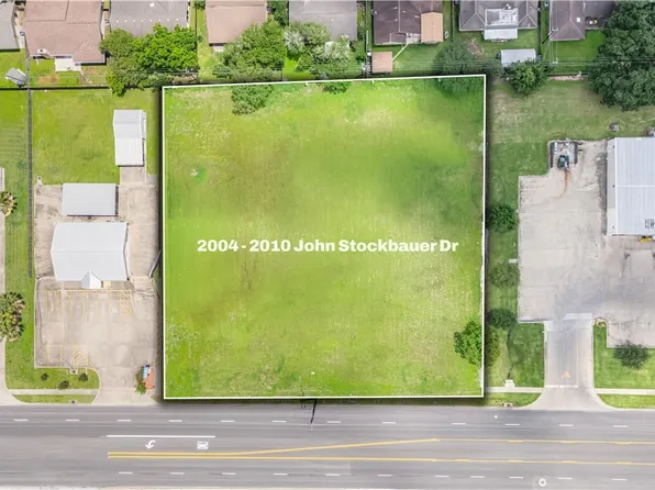 2010 John Stockbauer Dr, Victoria, TX 77901
