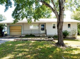 145 South St, Hollister, MO 65672