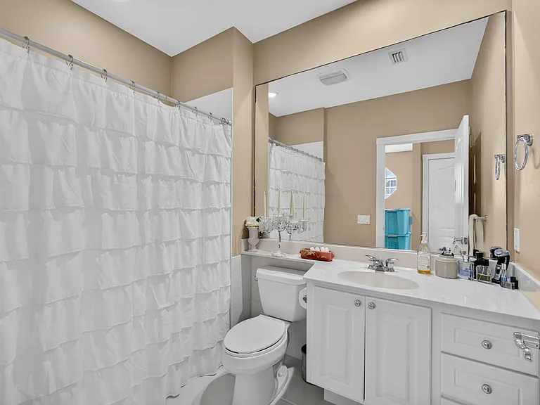 213 Barcelona Dr — Photo 34