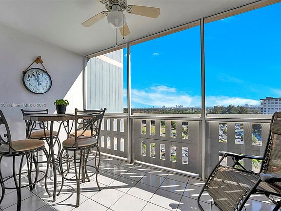 4th image of 4001 Hillcrest Dr APT 1007