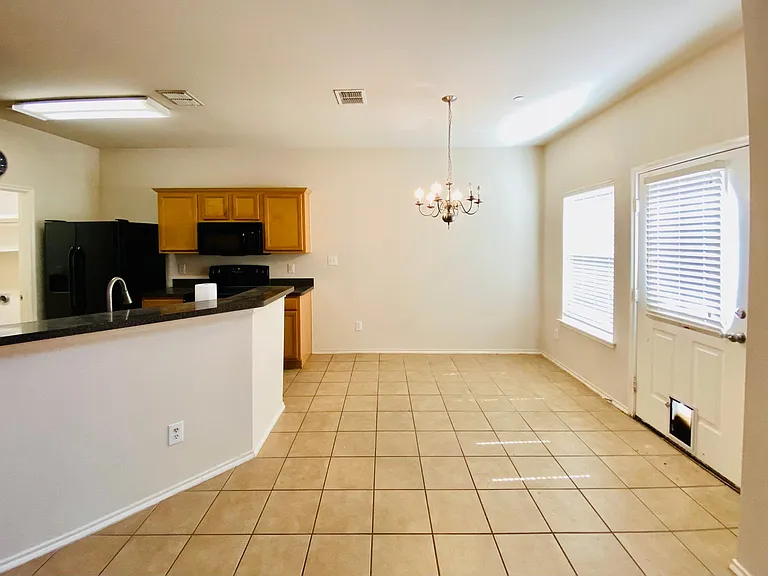 8505 Forest Highlands Dr — Photo 5