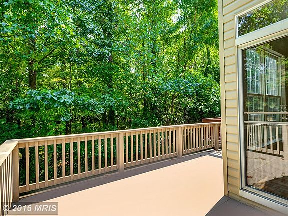 Outdoor Deck and Patio to Enjoy the Seasons