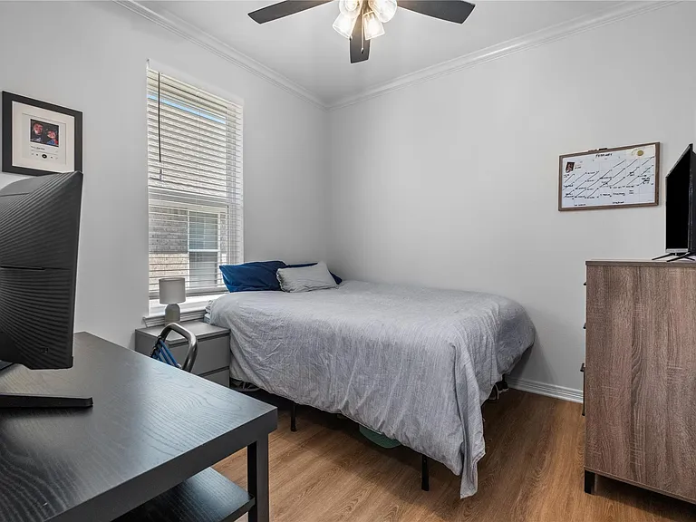 3067 Royal Garden Rd — Photo 12