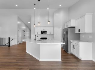 617 Lind Rd, Saint Louis, MO 63125