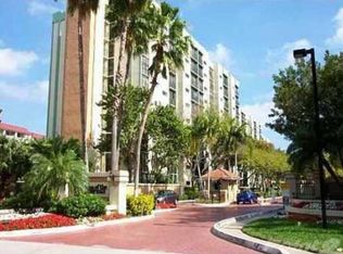 17021 N Bay Rd #U, North Miami Beach, FL 33160