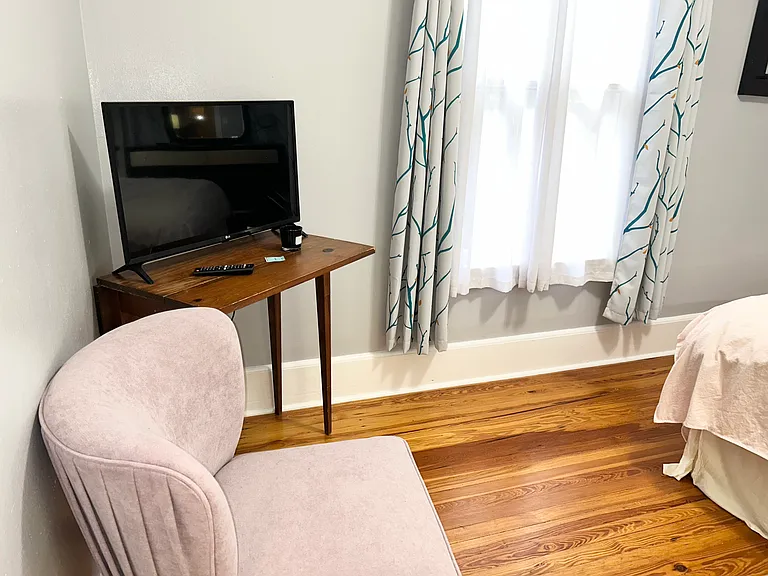 1039 Riviera St — Photo 54