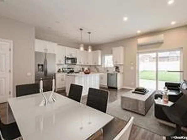 145-08 Neponsit Ave, Rockaway Park, NY 11694