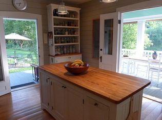 12615 Wilson Hwy, Mouth Of Wilson, VA 24363