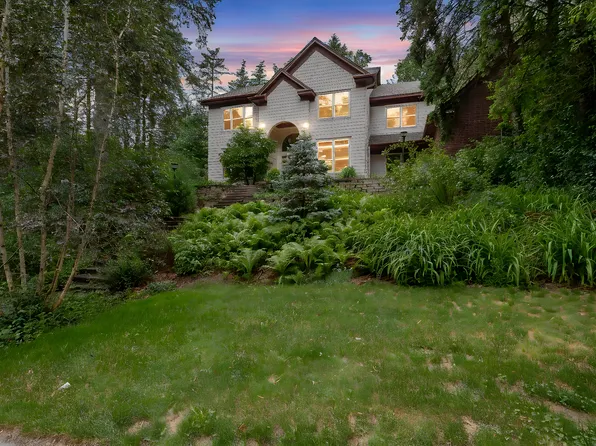 1536 Shannon Dr, Woodbury, MN 55125