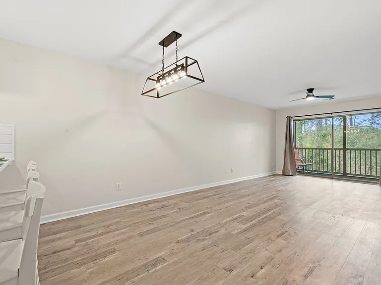 412 Pinehurst Ln #15F — Photo 7
