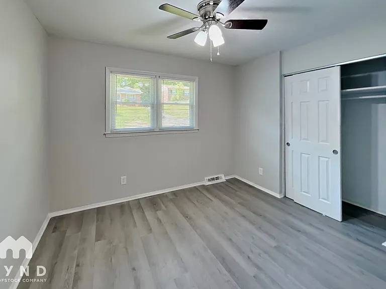 406 Edgegreen Dr — Photo 8