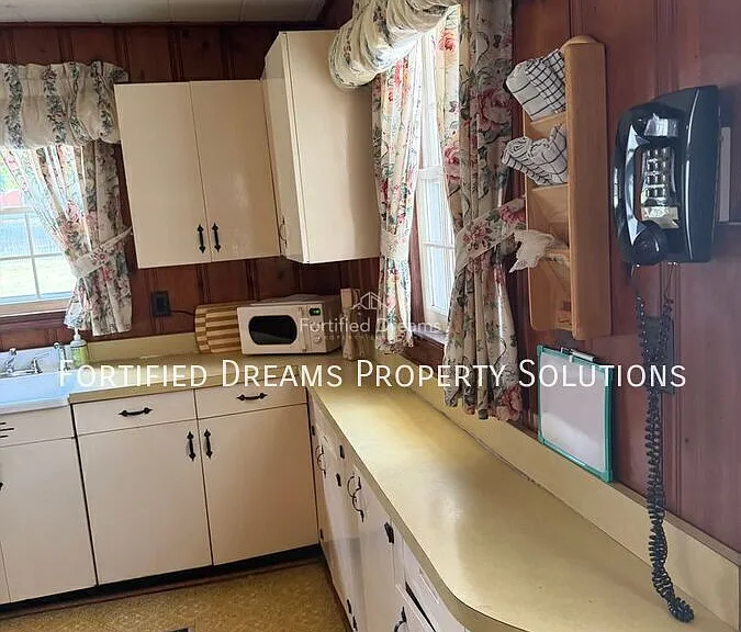 2324 Fortune Ln — Photo 4