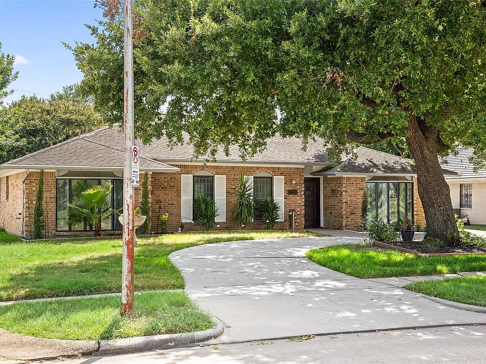 5827 S Braeswood Blvd