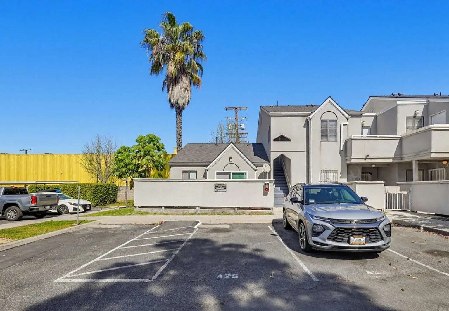 11208 S Western Ave — Photo 3