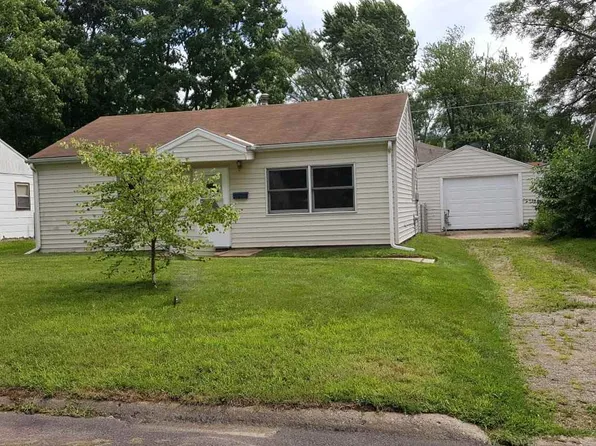 1408 Delray Ave, Pekin, IL 61554