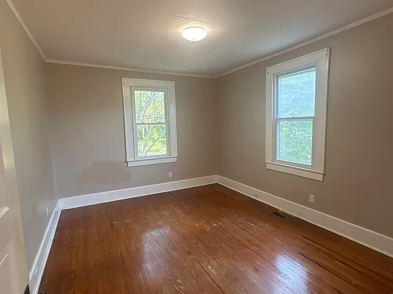 206 Whitney St — Photo 17