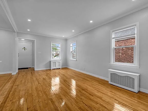 3rd image of 11732 223rd St