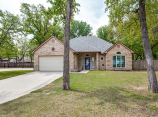 1022 Shady Oaks Dr N, Bridgeport, TX 76426