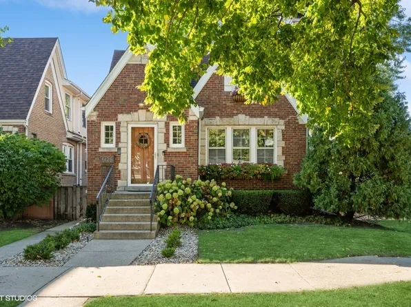 5125 Elm St, Skokie, IL 60077