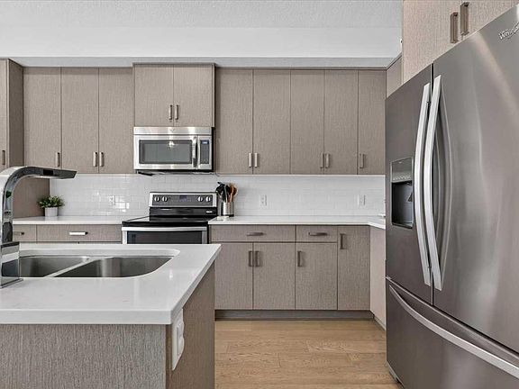 4th image of 1920 25a St SW #2