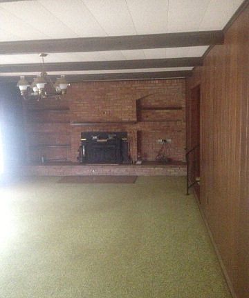 4th image of 105 Woodstock St
