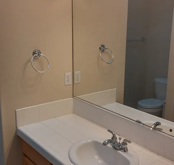 157 SW Chapman Ct — Photo 16