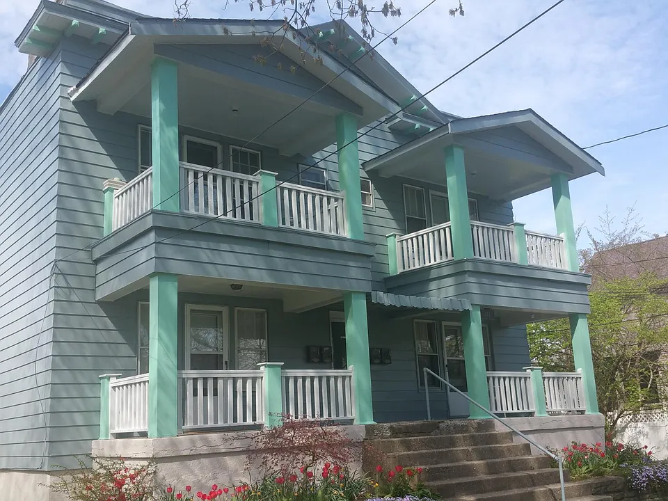 414 Poplar Ave