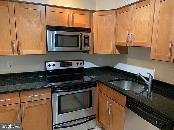 3rd image of 3609 38th St NW APT 407