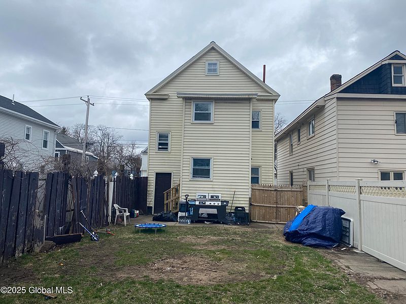 5th image of 1007 Strong Street