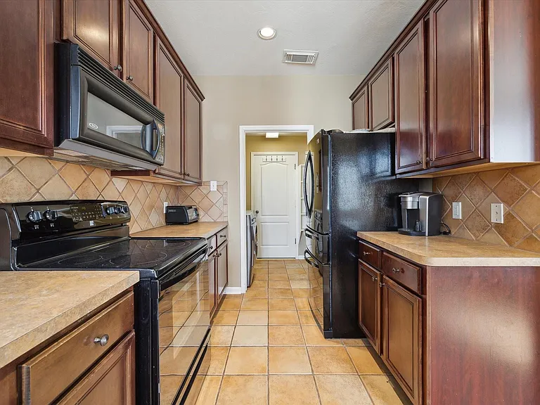 11215 Royce Palms Dr — Photo 8