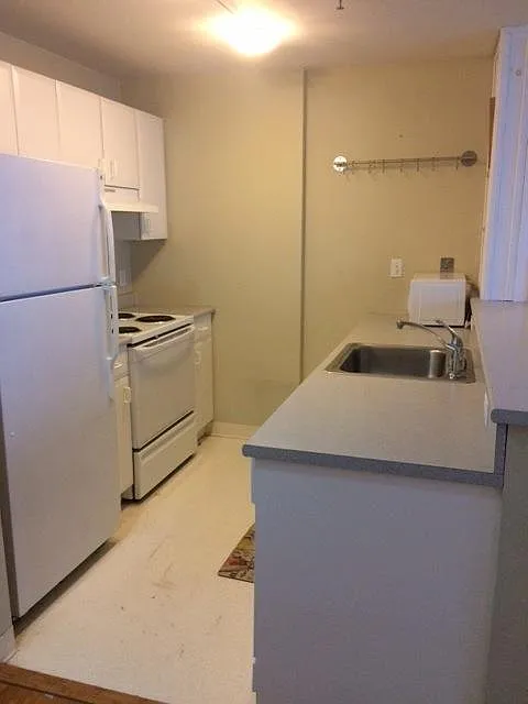 Building Photo - 636 Beacon St #402