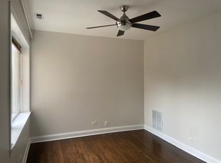 2840 N Harding Ave APT 302, Chicago, IL 60618