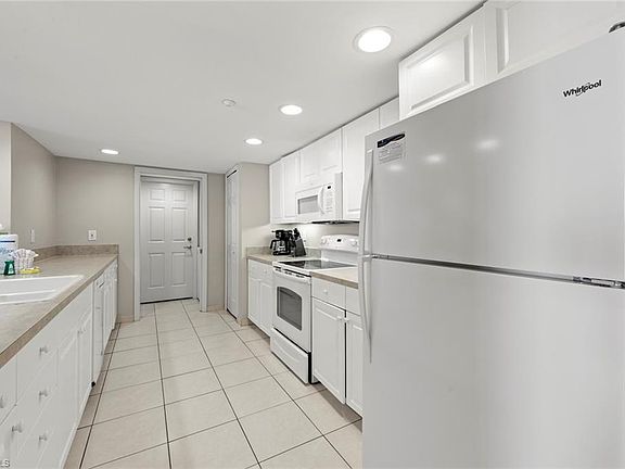 4th image of 6620 ESTERO BLVD #604