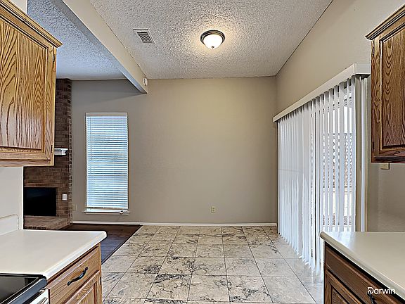 4th image of 7764 Creekview Dr