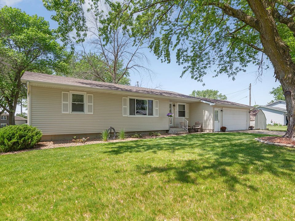 1st image of 349 Woodland Dr