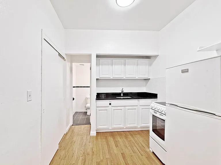 26 Saint Marks Pl #GR — Photo 4