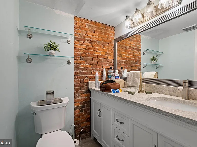 114 Naudain St #18-C — Photo 12