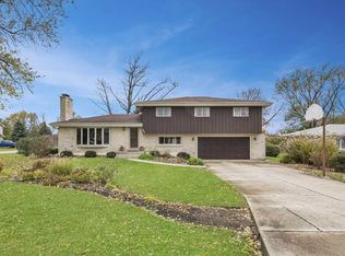 11S544 Oakwood Ave, Lemont, IL