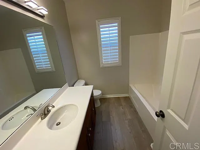 2330 Douglaston Gln — Photo 26