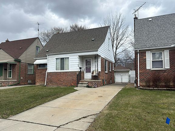 2nd image of 15150 Russell Ave