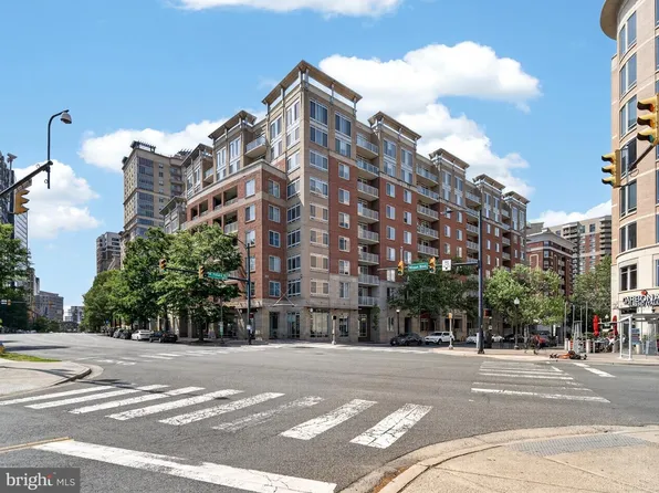 820 N Pollard St APT 415, Arlington, VA 22203