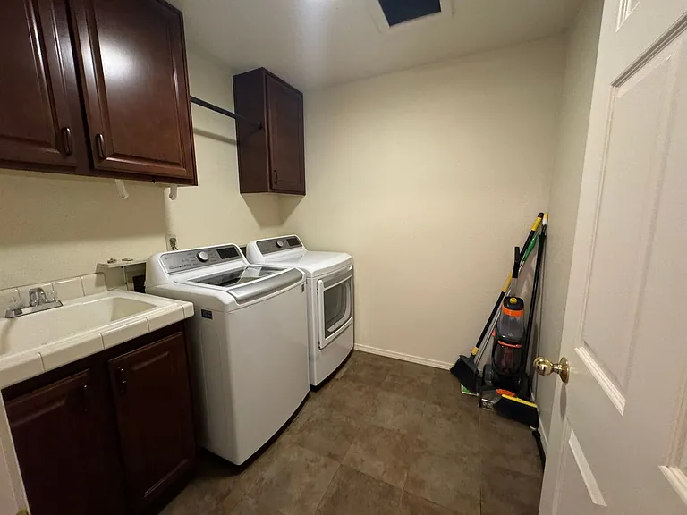 1676 Golddust Dr — Photo 9