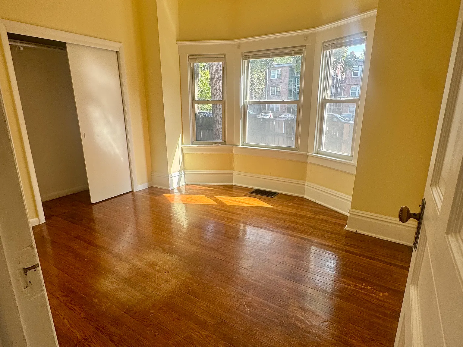 2 bed, $1,100 — Photo 4