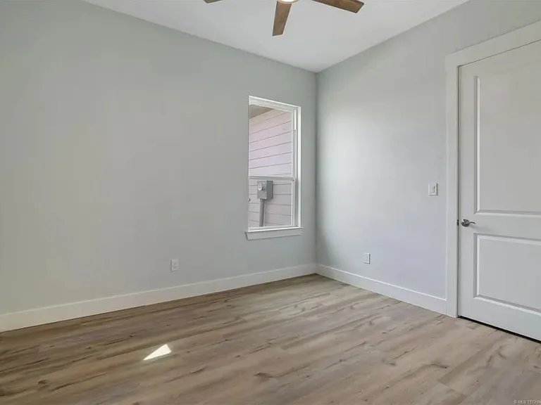 223 Vaughn Ln — Photo 20