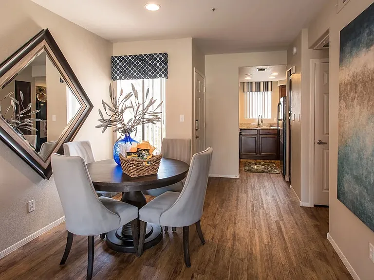 Scottsdale Highlands Apartments — Photo 14