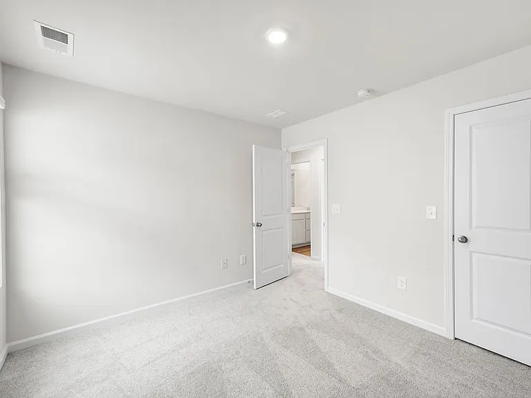115 Broadtree Cir — Photo 6
